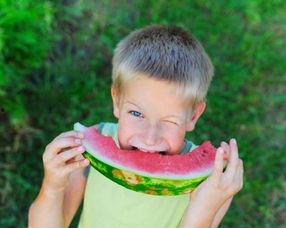 吃瓜哭的时候,揭秘吃瓜哭的奇妙心理现象